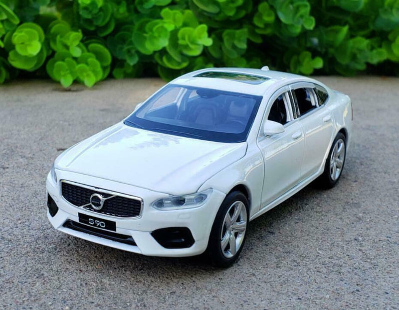 Volvo S90 1:32