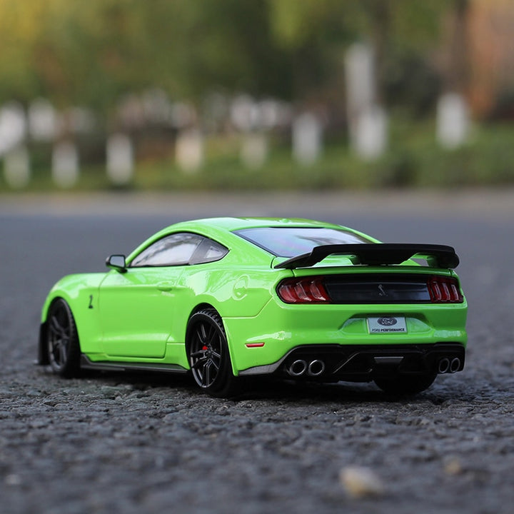 Ford Mustang Shelby GT500 1:24