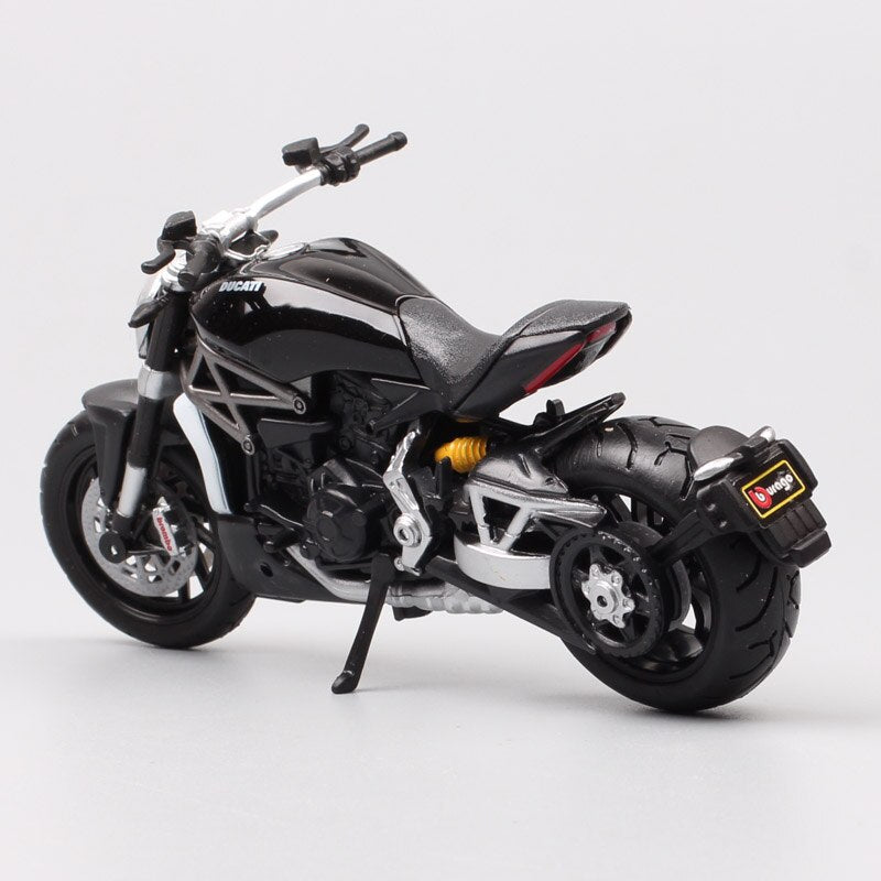 Moto 1:18 scale bburago 2016