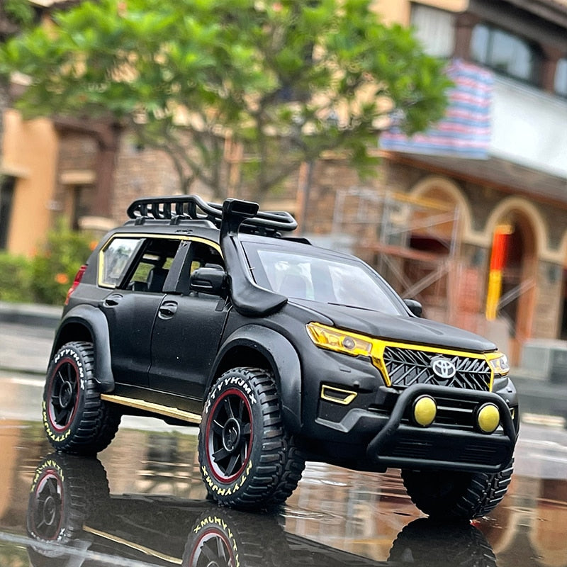 Toyota Prado SUV 1:24