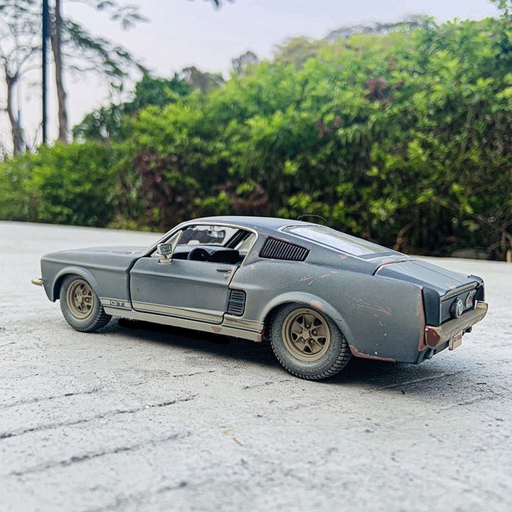 Ford Mustang GT 1967 1:24 19cm