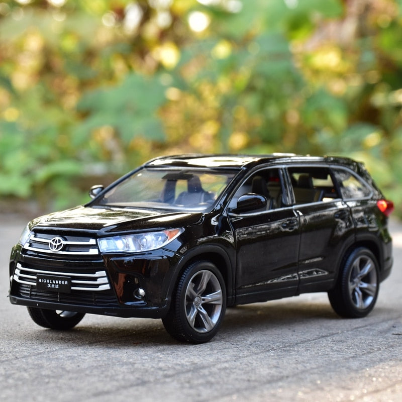 Toyota Highlander 1:32