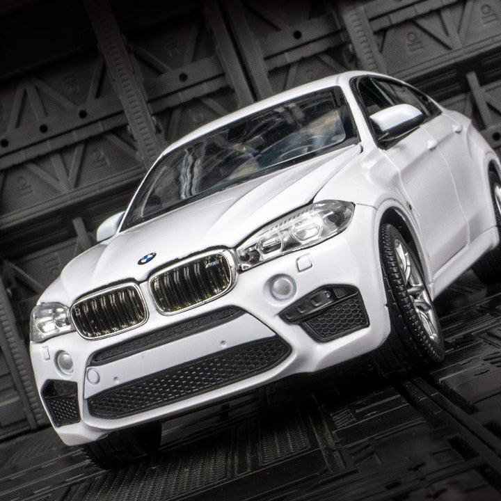BMW X6 M 1:24 19CM
