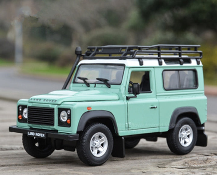 Land Rover Defender 1:24