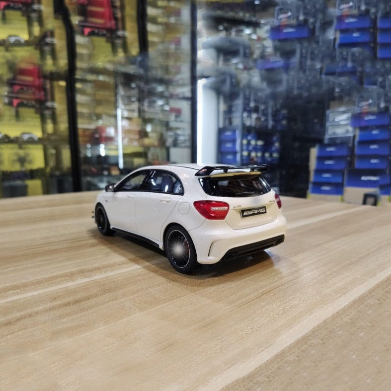 A45 AMG 1:18 (25 cm) EDIÇÃO LIMITADA