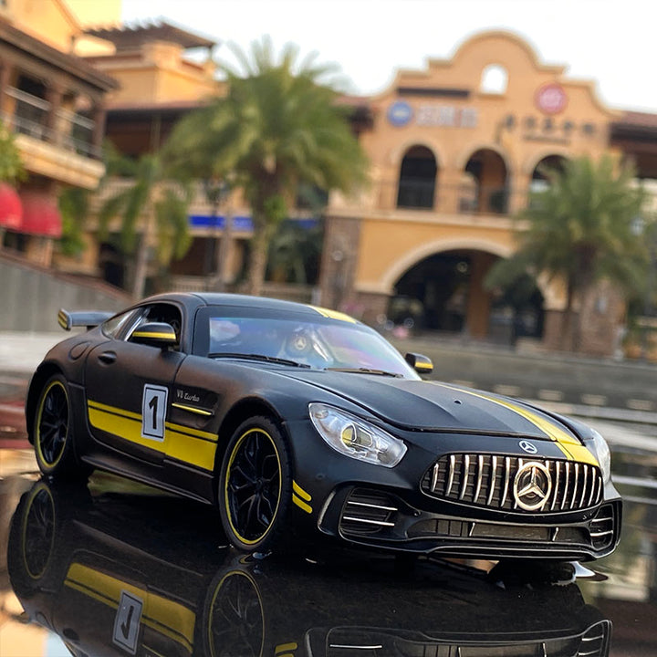 Mercedes-AMG GT R 1:24 19cm