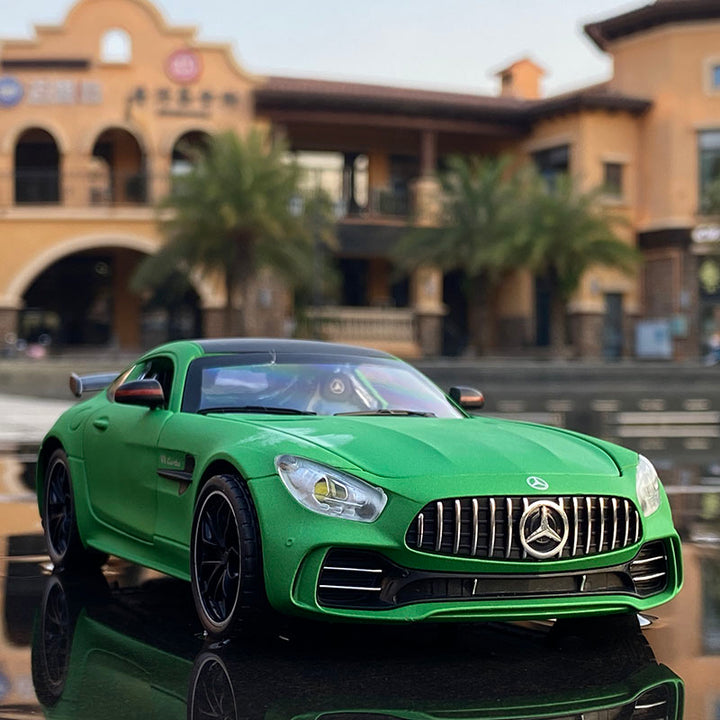 Mercedes-AMG GT R 1:24 19cm