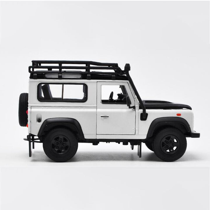 Land Rover Defender 1:24