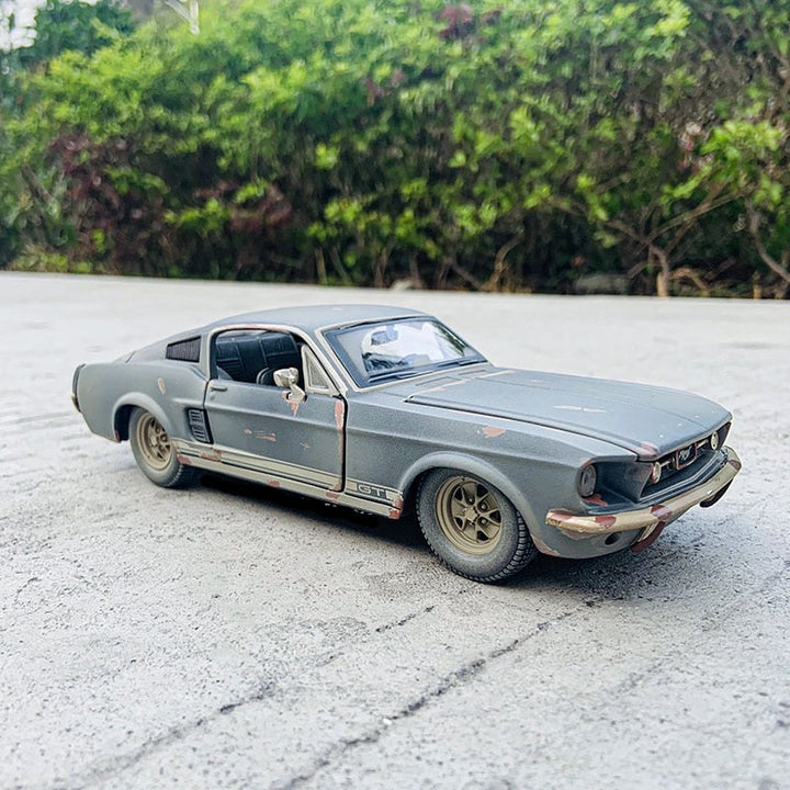 Ford Mustang GT 1967 1:24 19cm