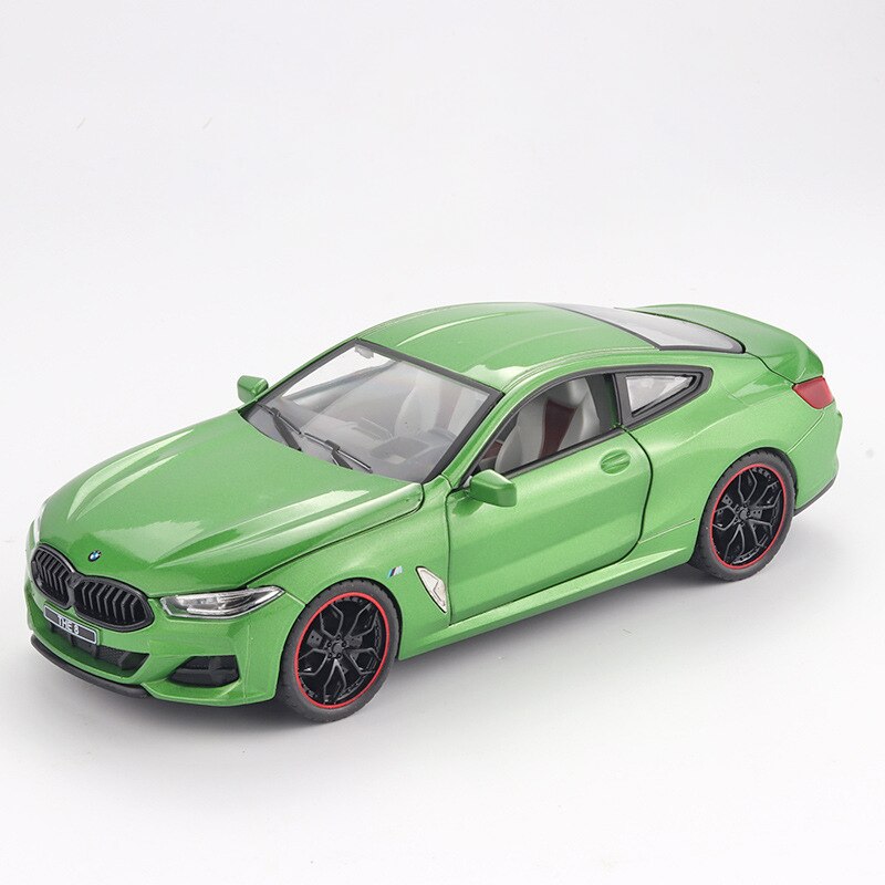 BMW M8 1:24