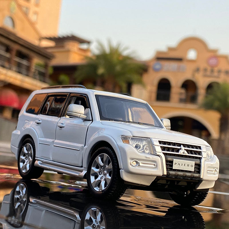 Mitsubishi PAJERO SUV 1:32