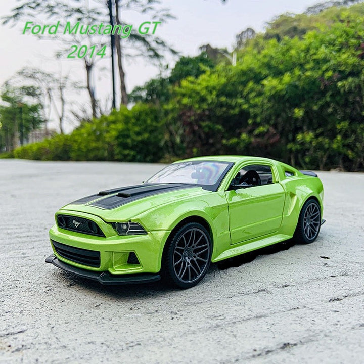 Ford Mustang GT 2014 1:24 19cm