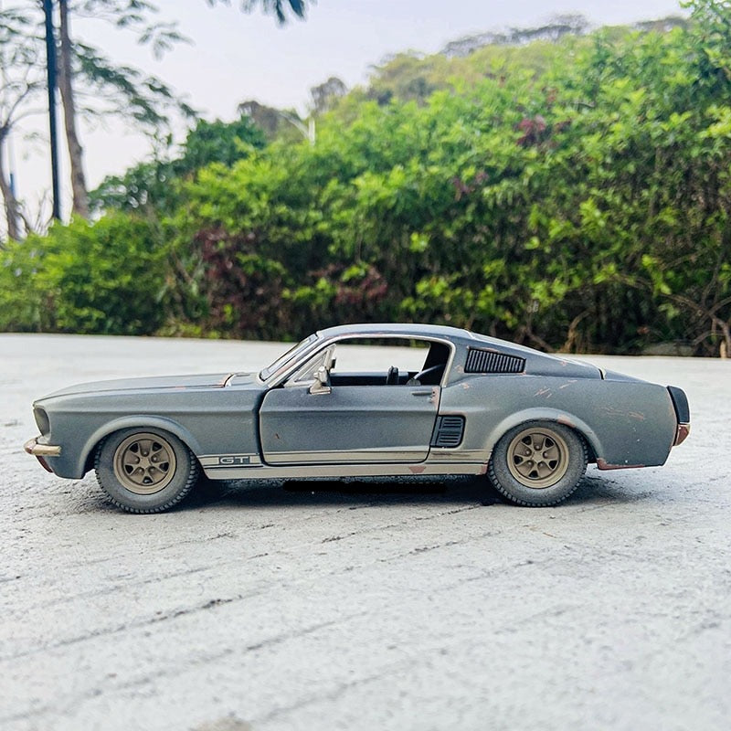 Ford Mustang GT 1967 1:24 19cm