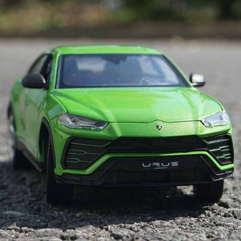 Lamborghini Urus SUV 1:24 19cm