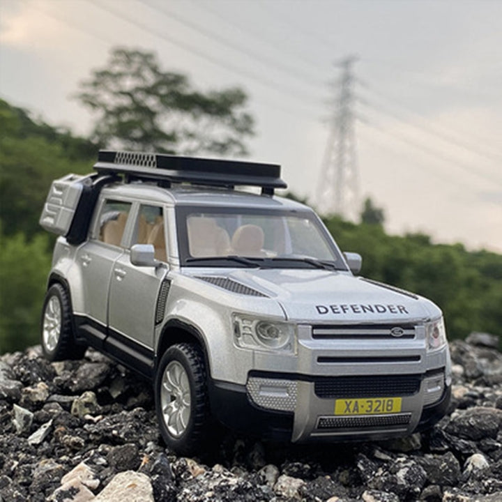 Land Rover Defender 1:32
