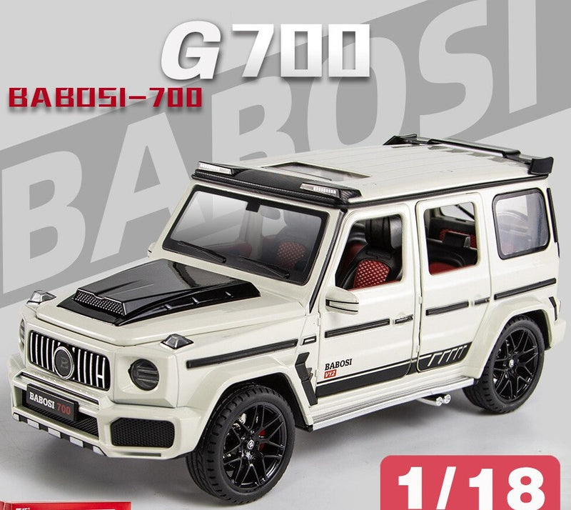 Mercedes G700 SUV 1:18 27cm