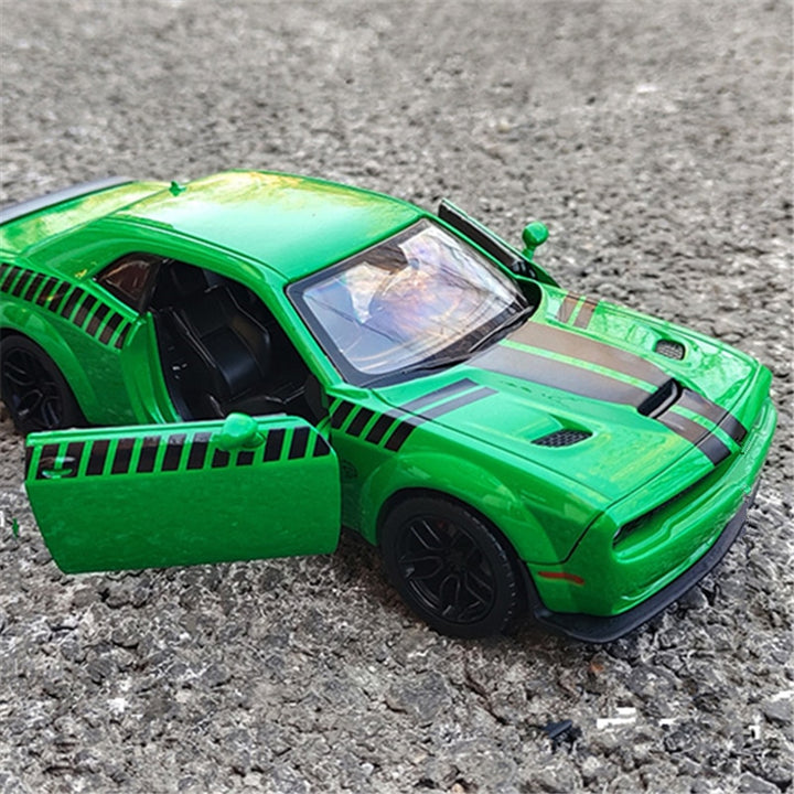Dodge Challenger SRT 1:24