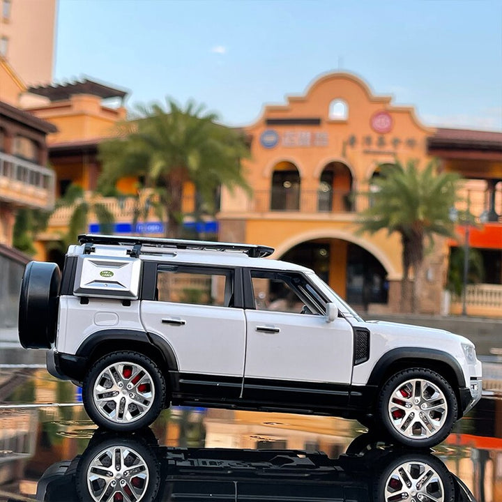 Land Rover Defender 1:24 21cm