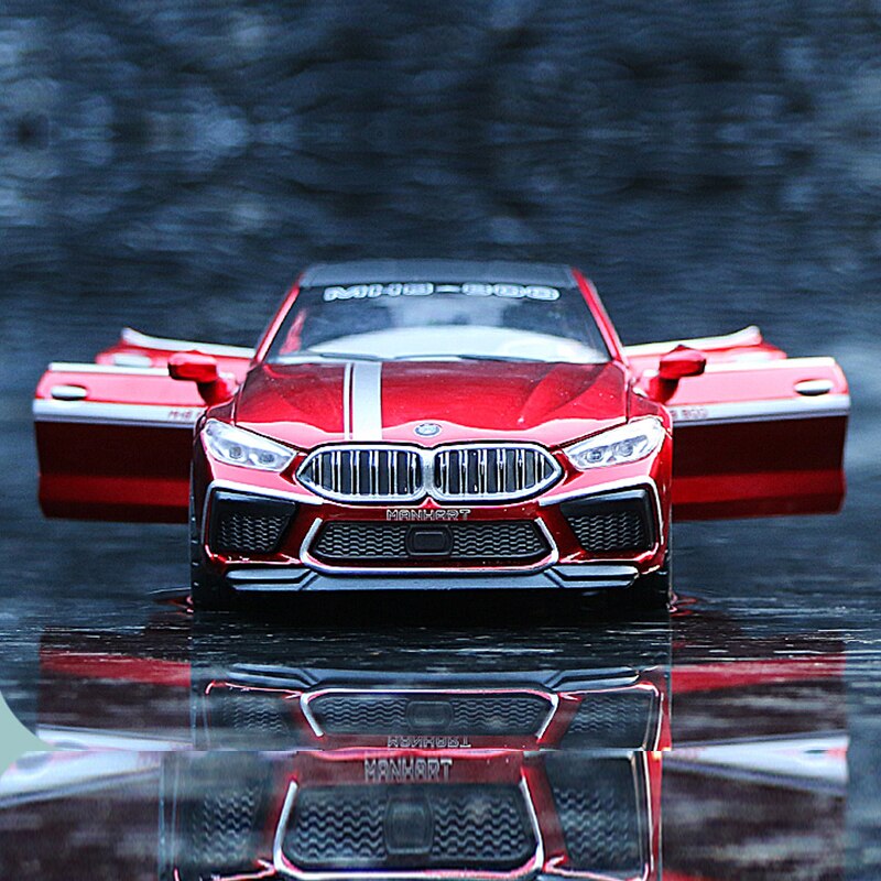 BMW M8 1:32