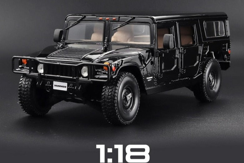 Hummer Schwarzenegger 1:18 25cm