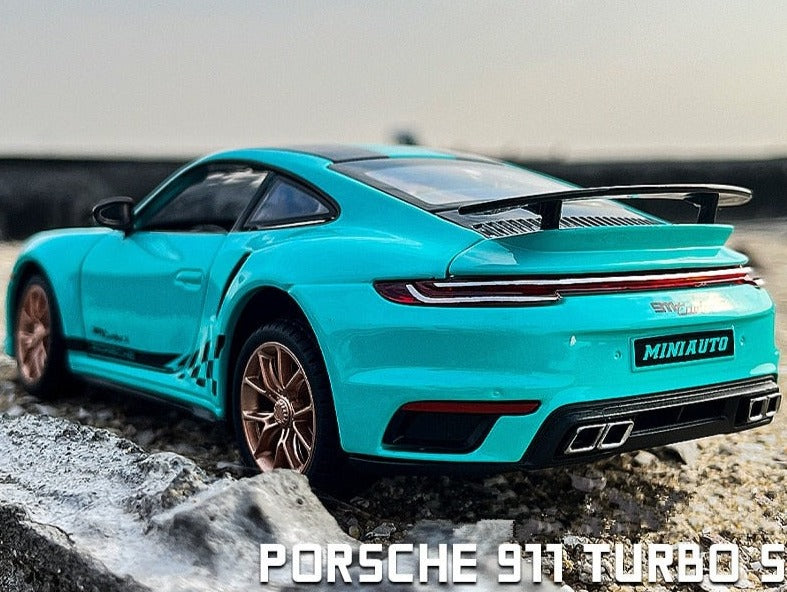 Porsche 911 TARGA 4S Turbo S 1:24 21cm