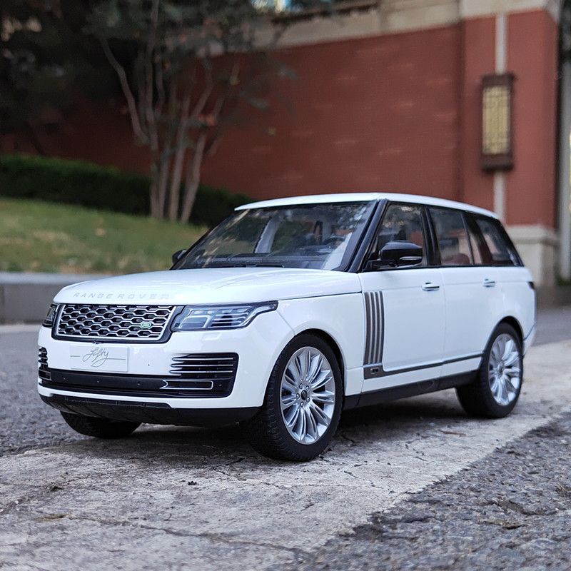 Range Rover Sport 1:18 28cm