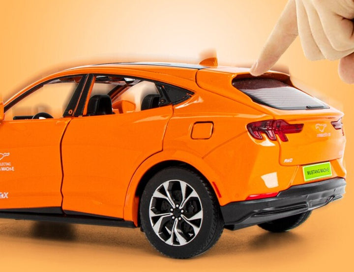 Ford Mustang Mach-E SUV Elétrico 1:24