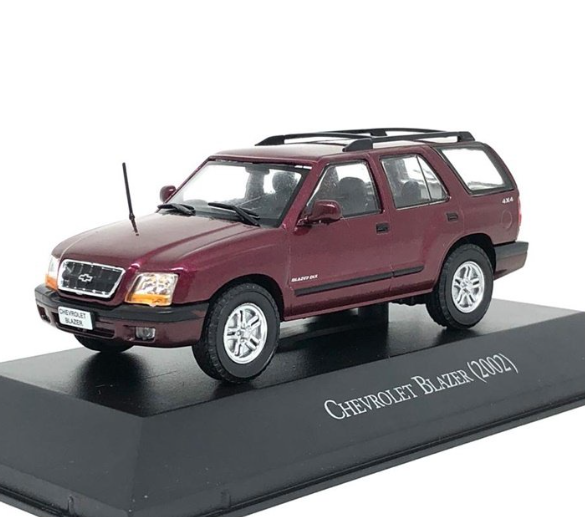 Chevrolet Blazer (2002) 1:43