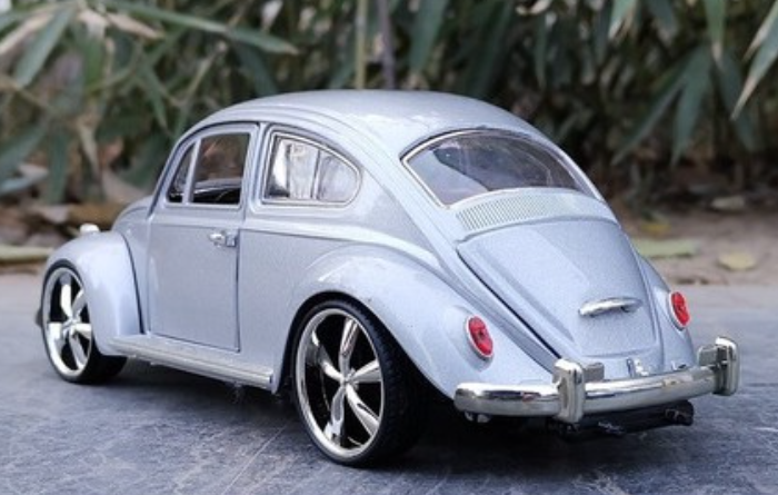 Metal Volkswagen Fusca Tuning Rodão 1:18 22cm