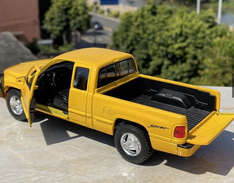 RAM 1500 Caminhonete 1:24