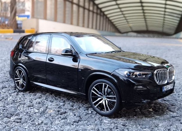 BMW X5 1:18
