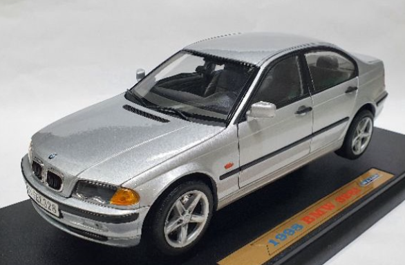 BMW 328i 1998 1:18 25cm