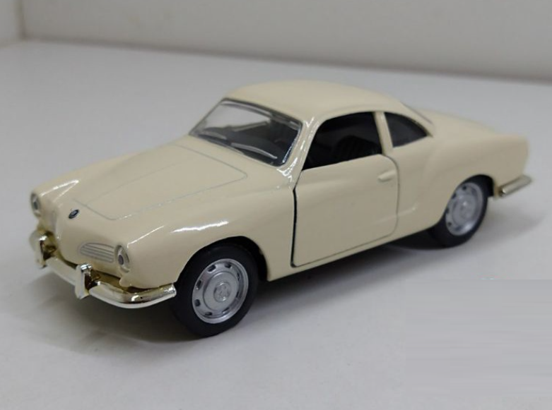 Volkswagen Karmann Ghia escala 1:36