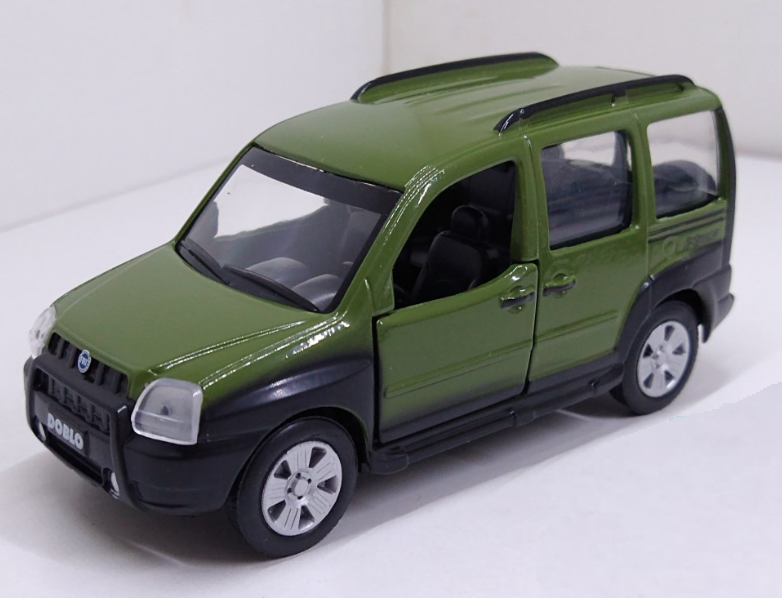 Miniatura Fiat Doblo Adventure escala 1:32