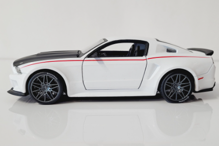 Ford Mustang Street Racer 2014 1:24