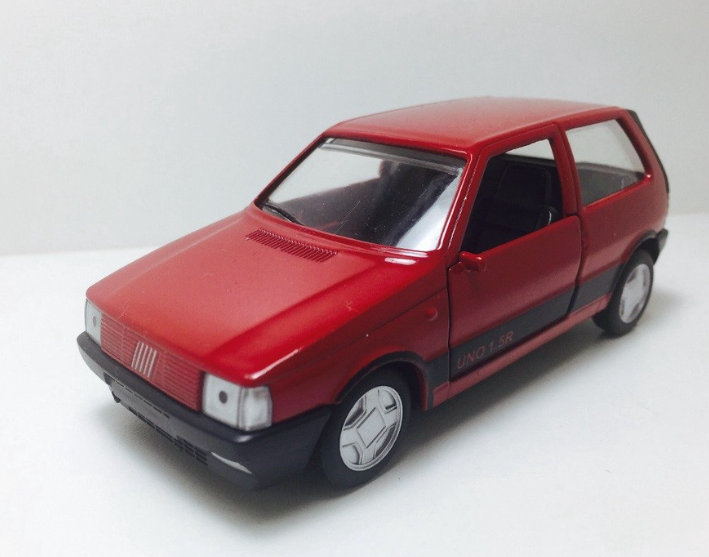 Fiat Uno 1:36