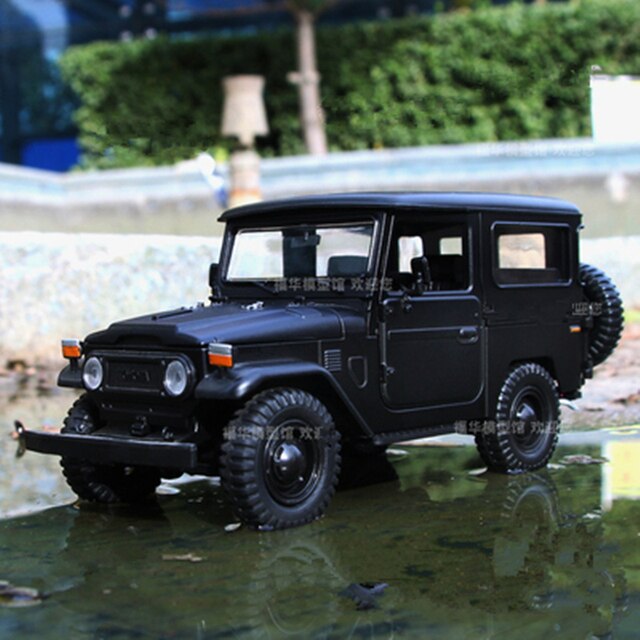 TOYOTA FJ40 SUV CRUISER 1:24